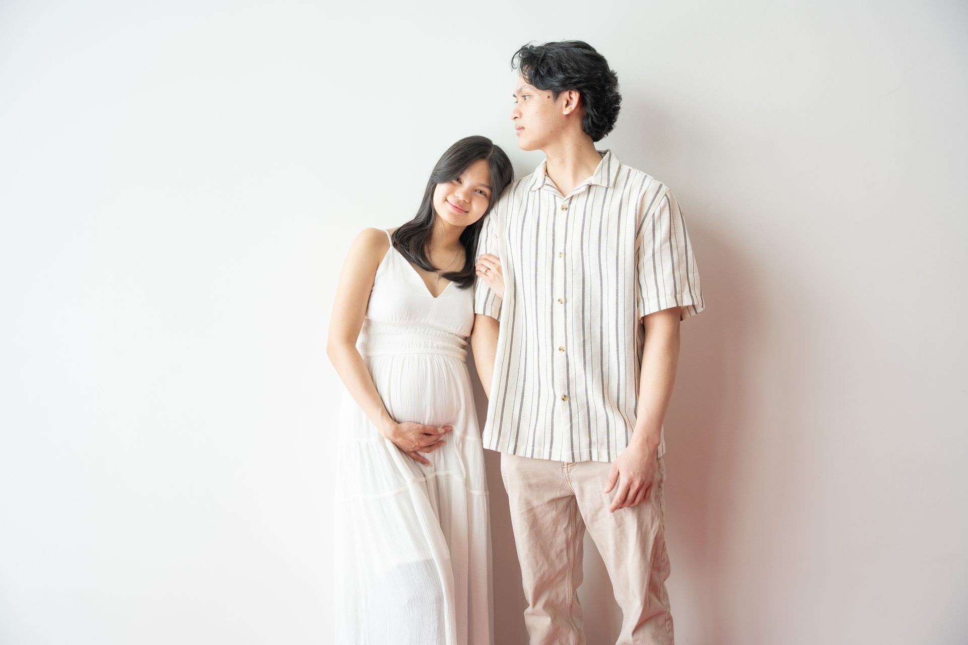 Maternity couple in the studio, Saskatoon maternity photography